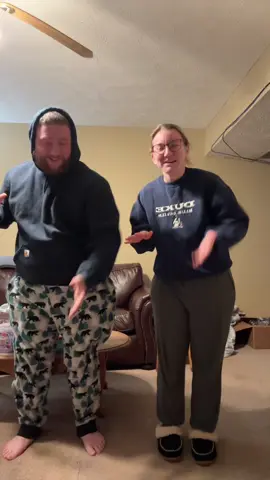 that was a heavy kite 🪁            #couplecomedy #foryoupage #chrisandsammy #husbandwifecomedy #husbandreacts 