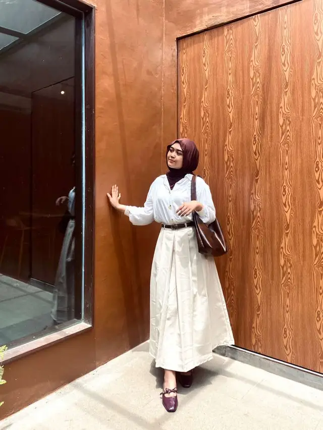 mode on🧚🏻‍♀️  #fypage #ootdhijab #fashion #trendsong #fyp #pandaan #caffe 