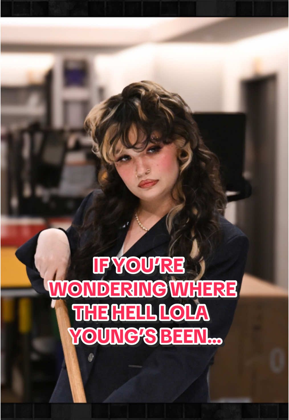 If you’re wondering where the hell @lolayounggg’s been… #FallonTonight #TonightShow #LolaYoung #Messy 
