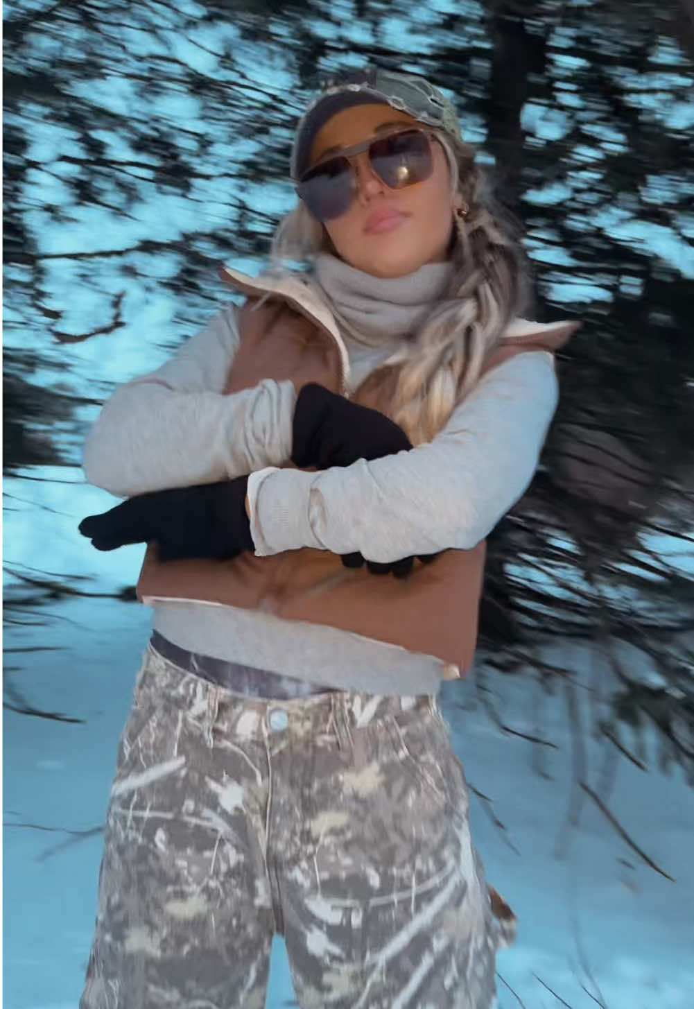 Tell me if you like it like this! 🤔 #dance #playin #likethis sunglasses: @Kitsch LLC dc:@priyal 