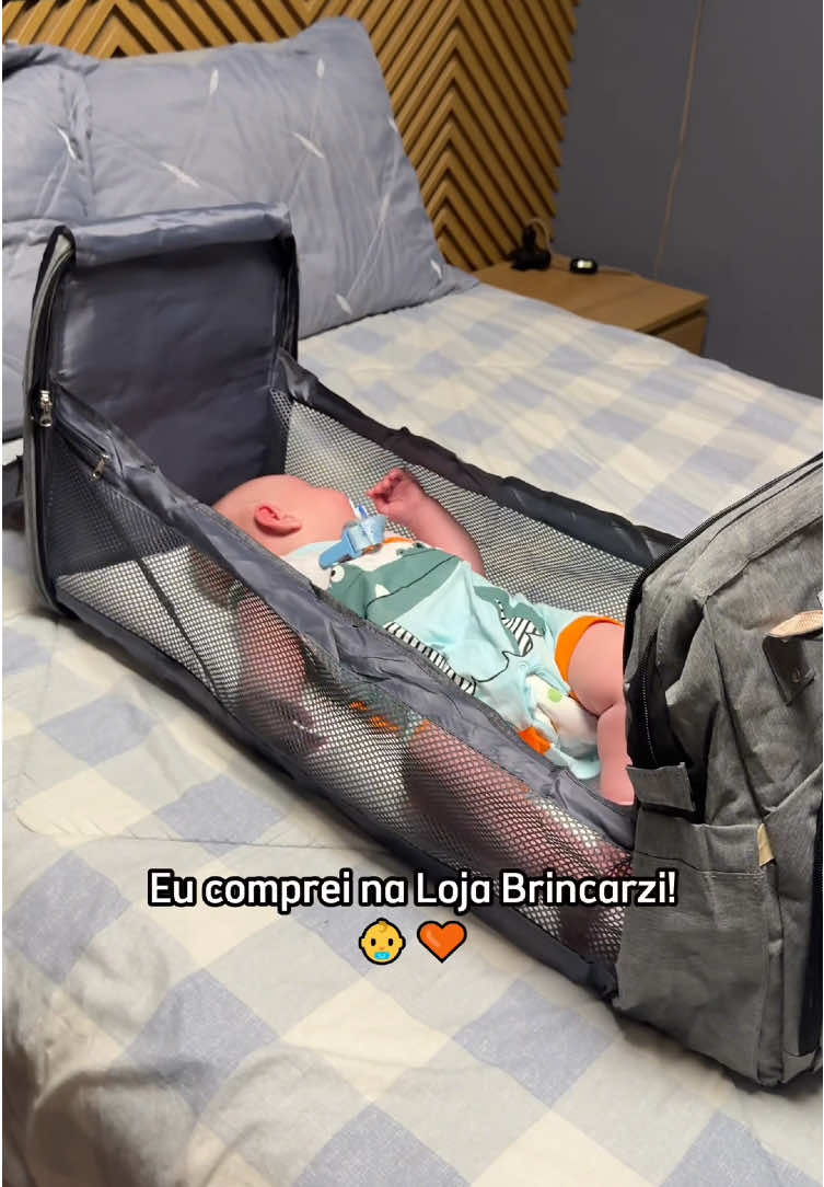 Mochila Inteligente Brincarzi 🧡 Essa mochila inteligente é a companhia ideal para o dia a dia dos papais, pois ela se transforma em um berço em qualquer lugar, além de possuir diversas funções para facilitar a vida do seu grande amor! Para adquirir, o link está na nossa bio @lojabrincarzi ou comente “eu quero” que enviamos para você no privado! 👶 #bebe #brinquedo #kids #bebezinho #mamae #papai #criança #brincar