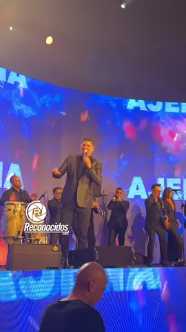 El galán del merengue @eddy_herrera pone a gozar a los presentes en Fitur 2025 ¿Qué opinan#reconocidosnet