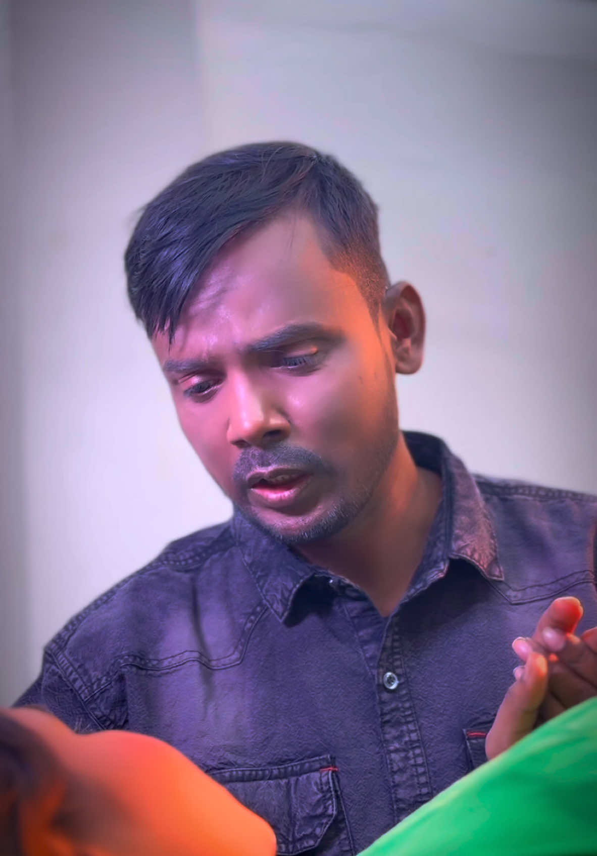 ভালোবাসর মানুষটা পাশে থাকলে কোন  কষ্টকেই কষ্ট মনে হয় না🥹#tiktok #vdo #foryou #heroalom #riyamoni 