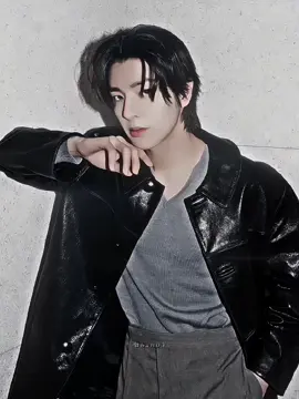 tried editing this, but the result was so bad ib:@jaylvvr  #jake #enhypen #jakeedit #4u  #fyp #...