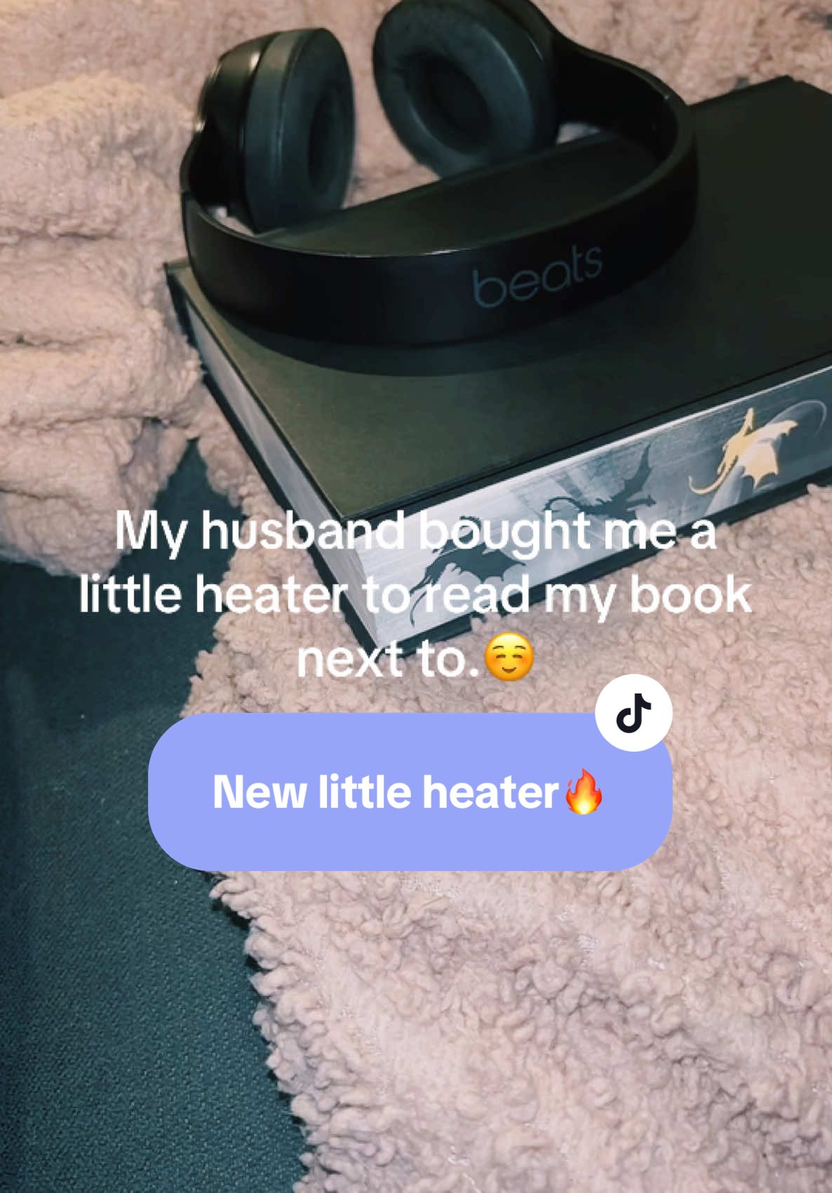 #husbandwife #onyxstorm #heater #beats #cozy 