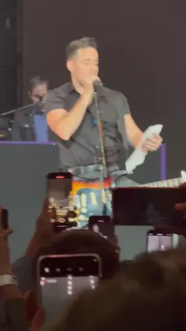 Por qué todos podamos sentirnos así, algún día… 💜 Te amo José M. Gracias por tanto. #josemadero #jmv  #JOSEMADERO #sarajevo #auditorionacional #pyf #paratiiiiiiiiiiiiiiiiiiiiiiiiiiiiiii #concierto #madero #josemaderovizcaino #viral_video #pxndx 