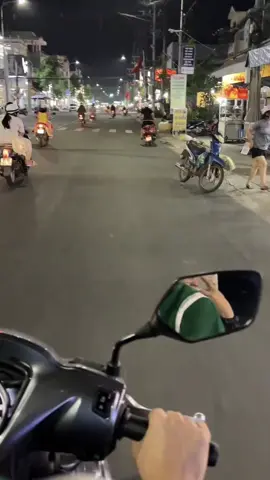 Đi hẹn hò cùng anh đồng chí người yêu 👮🏻‍♀️💃🏻 #xuhuong  #tinhyeu 