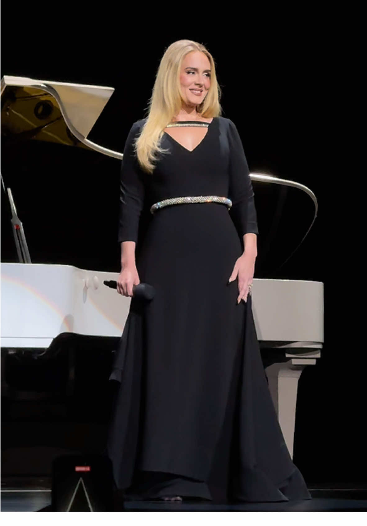 Adele - Hello (Live on May 31, 2024 at the Colosseum in Las Vegas) If you want to watch one video of Adele performing in live, this is the ONE. Enjoy her incomparable vocals and stage presence, truly the GOAT of her generation.  @Adele Access #LasVegas #WeekendswithAdele #Adele #Concert #Vegas 