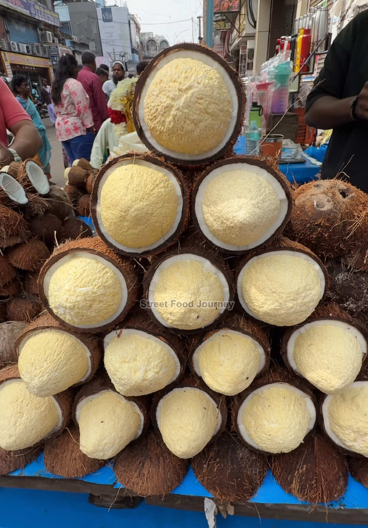 Coconut Flower To Eat In Chennai - Indian Street Food 🔍 Business name  Coconut Flower  📍Address Chennai, India 💵 Price  150 Rupee/$ 1.75 USD #coconut #flowers #india #fyp 