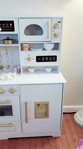 The BEST kitchen set find on Amazon, my toddler loves it!!! link in my bio! #toddlertok #toddlermom #toddlerlife  #toddlersoftiktok #kitchenset #playkitchen #playkitchenideas #whiteplaykitchen #whiteplaykitchenset #goldaccents #goldaccessories #whitegoldkitchen #whiteandgoldkitchen #2yearoldgifts #pretendkitchen #fyp #fun #toddlerideas #20monthsold #19monthsold #21monthsold 