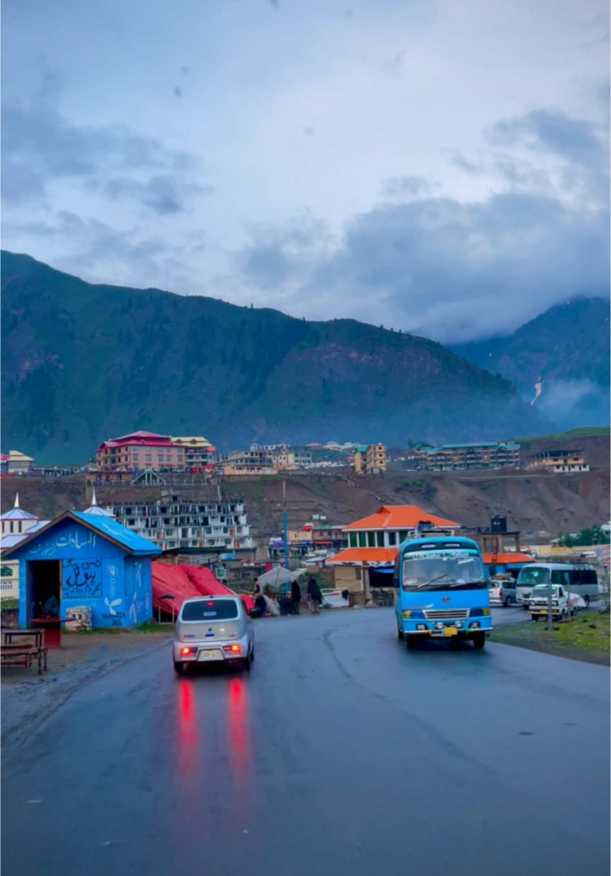 Guess the location..?📍🏞️ Special discount available on each trip♥️ For Booking Details  Contact us at : 03489930504 3 Day trips: Departure on Monday & Thursday from Lahore & Islamabad 3 Days trip to Neelum valley Kashmir 3 days trip to Swat kalam & Malamjaba 3 Days trip to Naran - saifulmalook & Babusar top 3 Daye trip to Kumat valley 5,7,& 8 Days Trip : Departure on Every Friday Night from Lahore & Islamabad  3,6 Days Trip :Departure On Monday Night  5 Days Fairy Meadows Trip Departure on Every Tuesday & Friday Night From Lahore & Islamabad #unfreezemyacount #skardu #foryou #explore #dildilpakistan 
