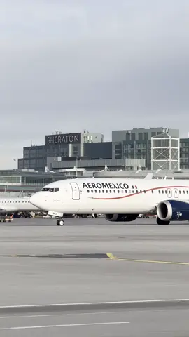 AeroMexico B737 departing ⚡️✈️🇲🇽 #aviation #boeing #b737 #aesthetic #yyz #fyp #b737max #todaywelearned 