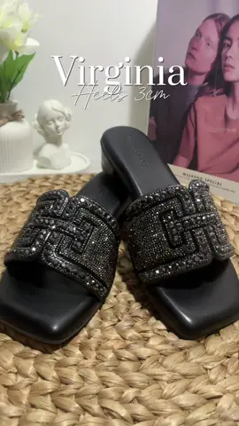 Heels cantik ini ga pernah awet dikeranjang belanja😭Bener gaa?? #bluebells #fyp #sandalviral #trendingtiktok #maklon #kontenhiburan 