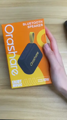 แม้ว่ามันจะใหญ่เท่าฝ่ามือ แต่พลังงานของมันคือ 10w มีคุณภาพเสียงที่มีความเที่ยงตรงสูง และยังทําจากวัสดุกันน้ําอีกด้วย #orashareth #bluetoothspeaker #fyp #music #speaker #outdoor #bs16 #ฤดูร้อน #ตรุษจีน2025 