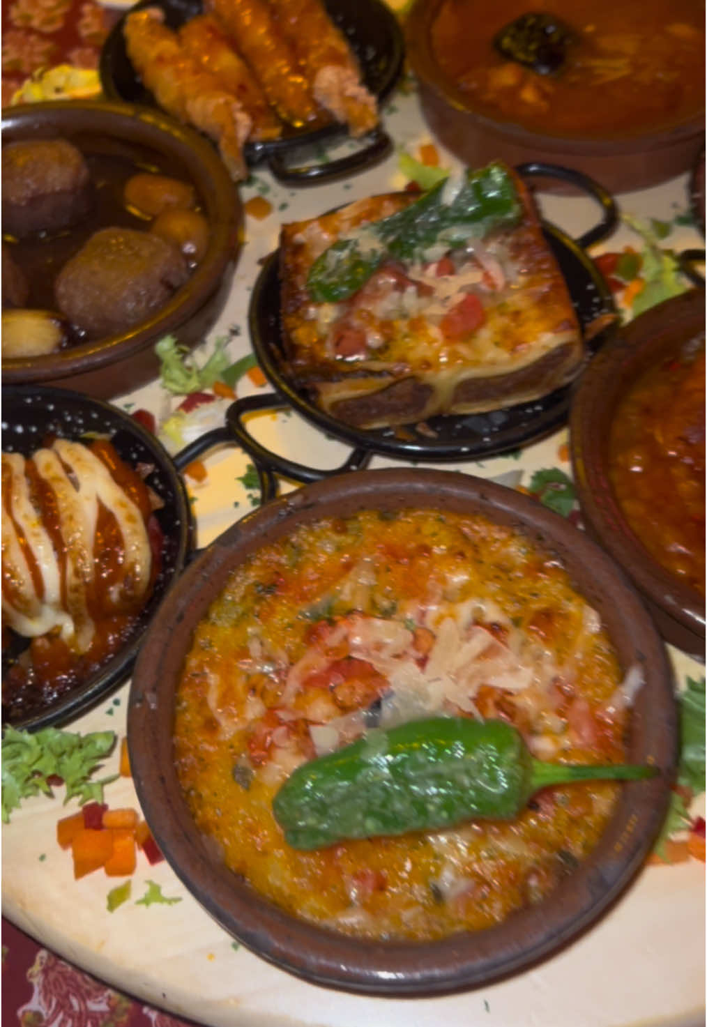 Went to Barcelona to have the best tapas at Bodega Oliva! 🇪🇸#tapas #spanishtapas #spain #barcelona #Foodie #foodblogger 