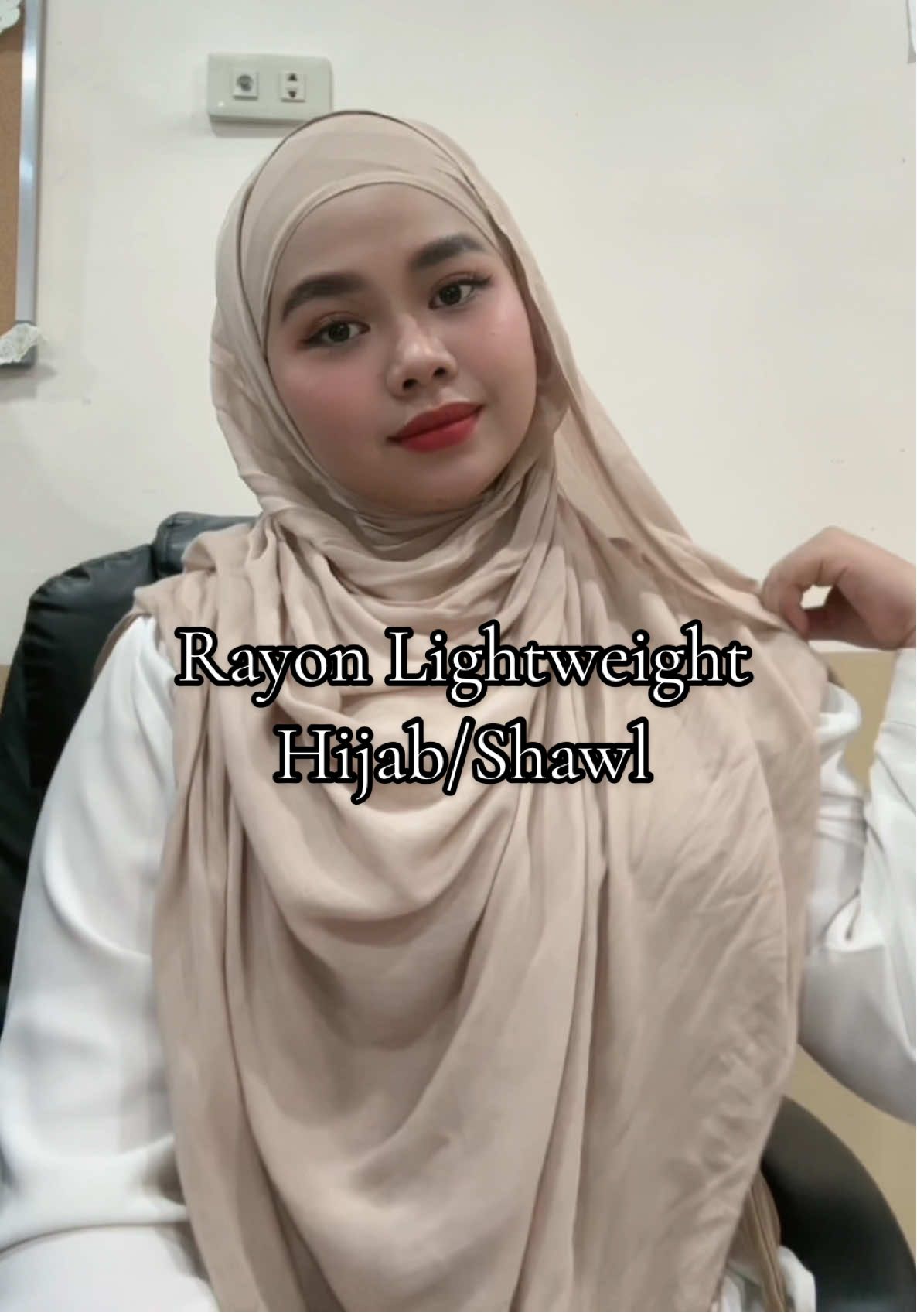 Comfy Hijab 🥹 #rayon #shawl #hijab #leightweighhijab #khakihijab #CapCut 