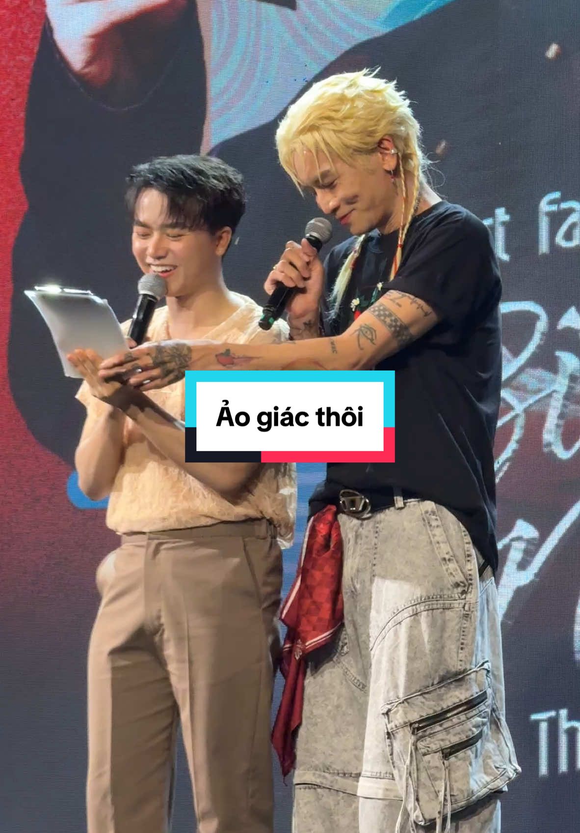 Trông dậy thôi chứ mấy ảnh làm việc có tâm lắm ạ. Các brand nhớ book các anh nhìu nhìu nhé ạ 🥹🥹🫶🏻 #BuiCongNam #BBTran  #FanmeetingBuiCongNam #fanmeeting #BOF #atvncg #anhtraivuotnganchonggai 