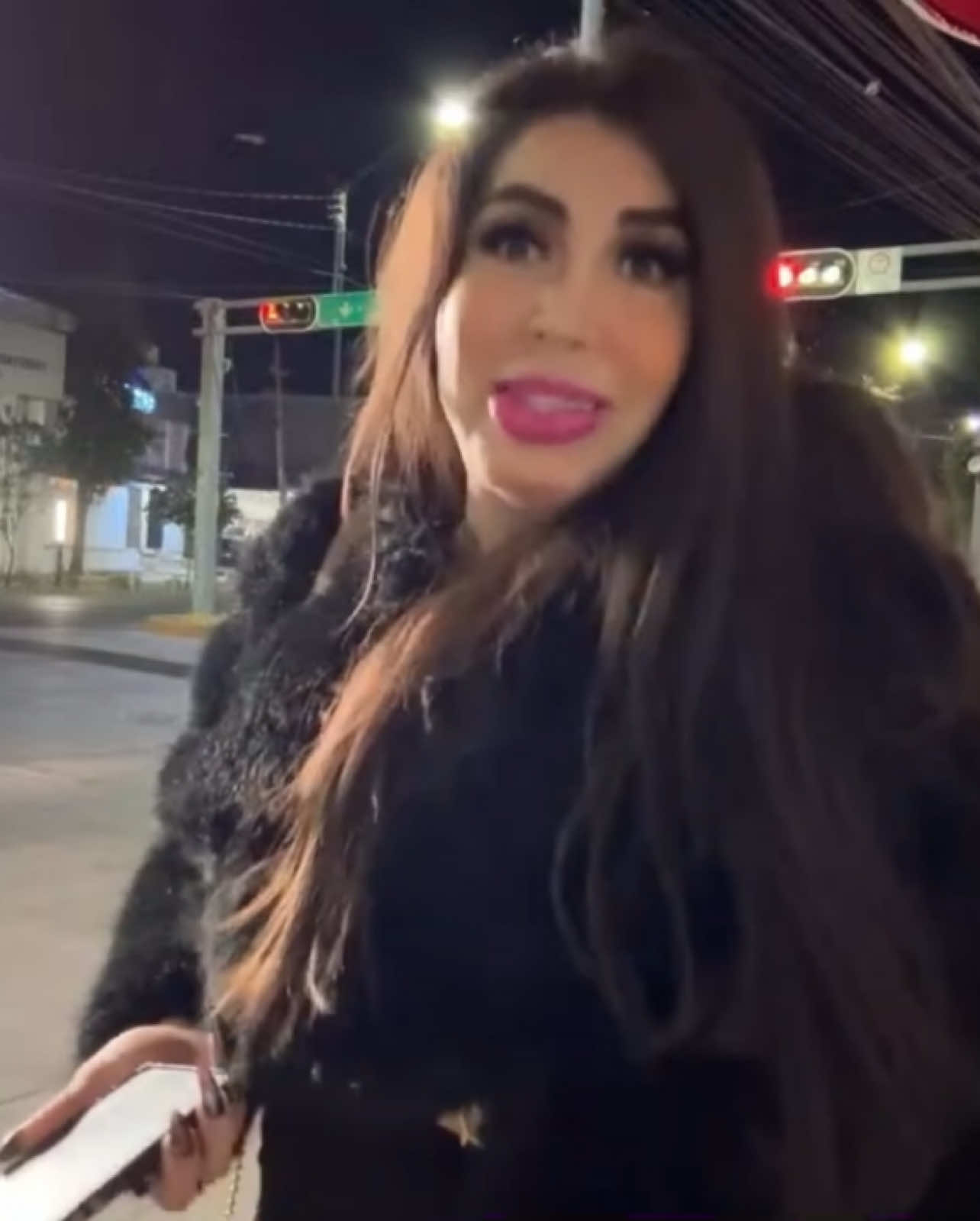 Como quien y quien? 💋💅🏻 @VANESSA LABIOS 4K #demujer #vanessa4klafrutaprohibida #vanessalabios #vanessa4k #humor #lgbt #gay 