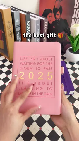 Beautiful diary planner notebook for 2025!!! I A Bucket list calendar is just what i needed in my life #giftideasforwomen #giftforher #womengifts #fyp #bucketlist #fyp #gift #tiktokmademebuyit a book for my daughter to help her become more self-disciplined. 😎 #christmasgift #BlackFridaySale #planner #notebook #2025 #yearlyplanner #diary2