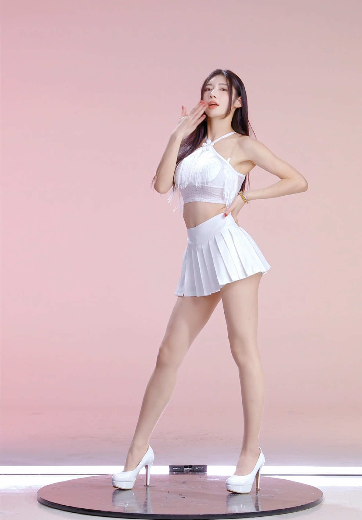 Moonlit Floor (Kiss Me)❤️ 。 。 。 #MoonlitFloor #lisa #dance #challenge #dancechallenge #fyp #foryou #like #life #onepickent #원픽이엔티 