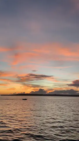 🌅#talaudpunya #fypシ゚viral #fypdonggggggg #beranda #sunset #berandatiktok #timurstory 