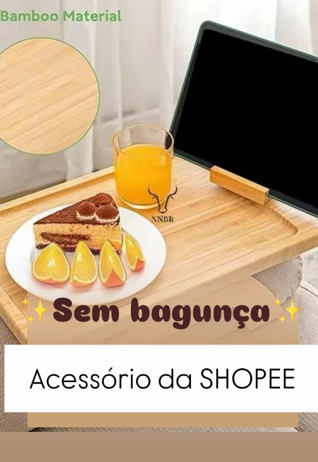 “Conforto e praticidade na hora das suas refeições! 🛋️🍽️ Garanta a sua! ✨ #ConfortoEmCasa #fyp #shopee #Praticidade #DicasParaCasa #BandejaParaSofá”