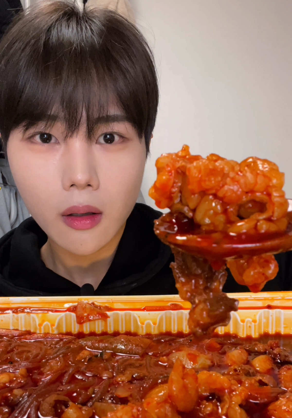 대창 추가해서 대창 가득한 낙곱새 먹방! 소주랑 같이 먹는 낙곱새는 최고입니다. 오늘은 우삼겹도 추가해봤어요! #mukbang #mukbangasmr #tiktokviral #mukbangfood #korean #koreanfood #fyp #eating #eatingsounds #eatingshow #asmrtiktoks #spicyfood #먹방