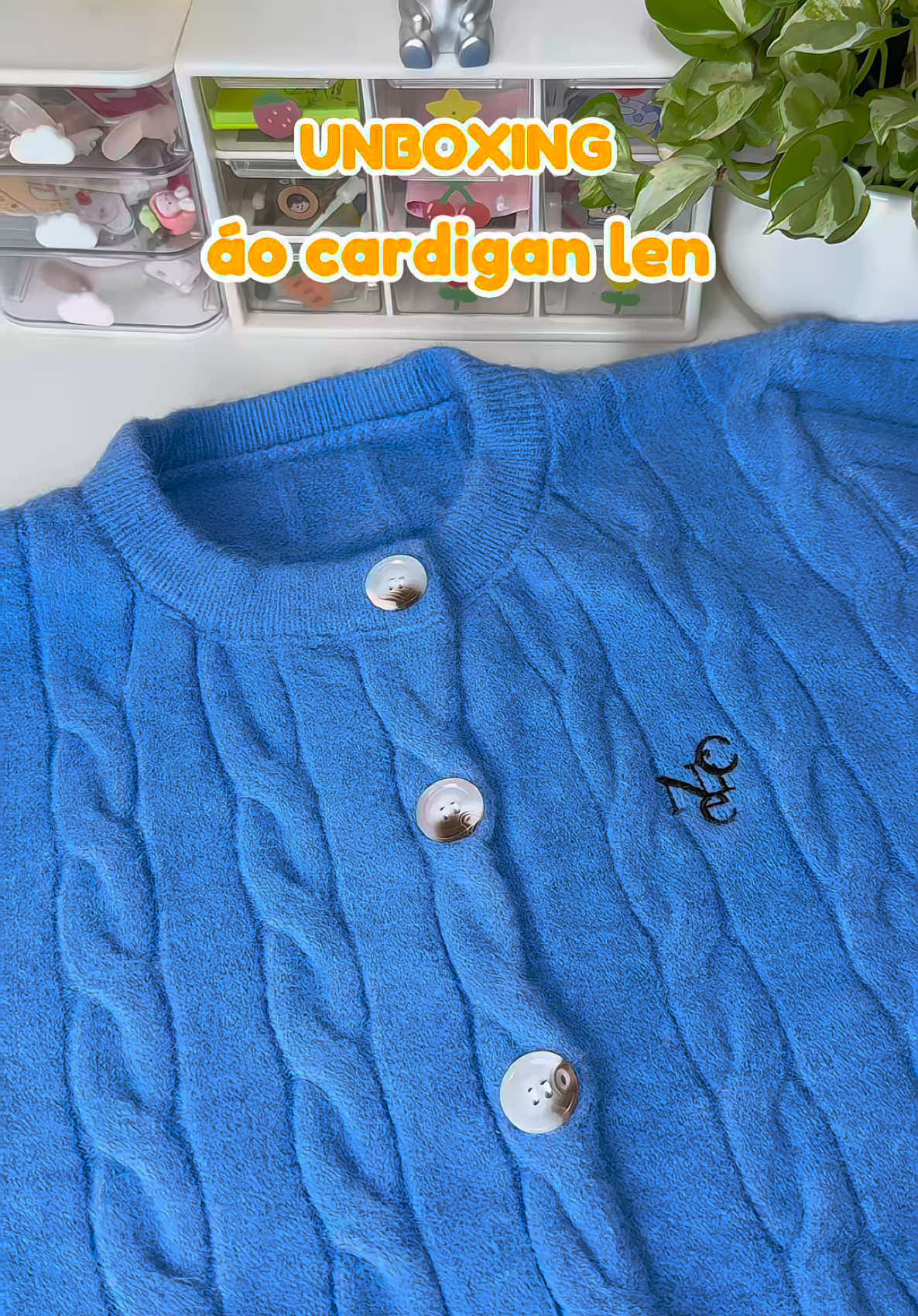 Cái màu nó sáng da lắm luôn 💙 #unboxing #cardigan #aocardigan #aolen #aolennu #outfit #viral #trending #fyp 