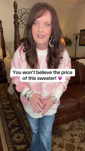 This sweater is perfect for Valentine’s Day! 💗 #ValentinesDay #valentineootd #valentinesweekend #mom #tiktokclothes #tiktokshopping #heartsweater #pinksweater 