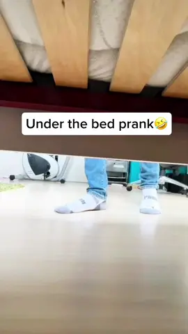Try this prank on your husband🤣🤣🤣#scare #scared #scarecam #scareprank #prank #funnyvideo #viralvideo #trending #fyp #jumpscare #fun #foryoupage #couple #tiktokusa 