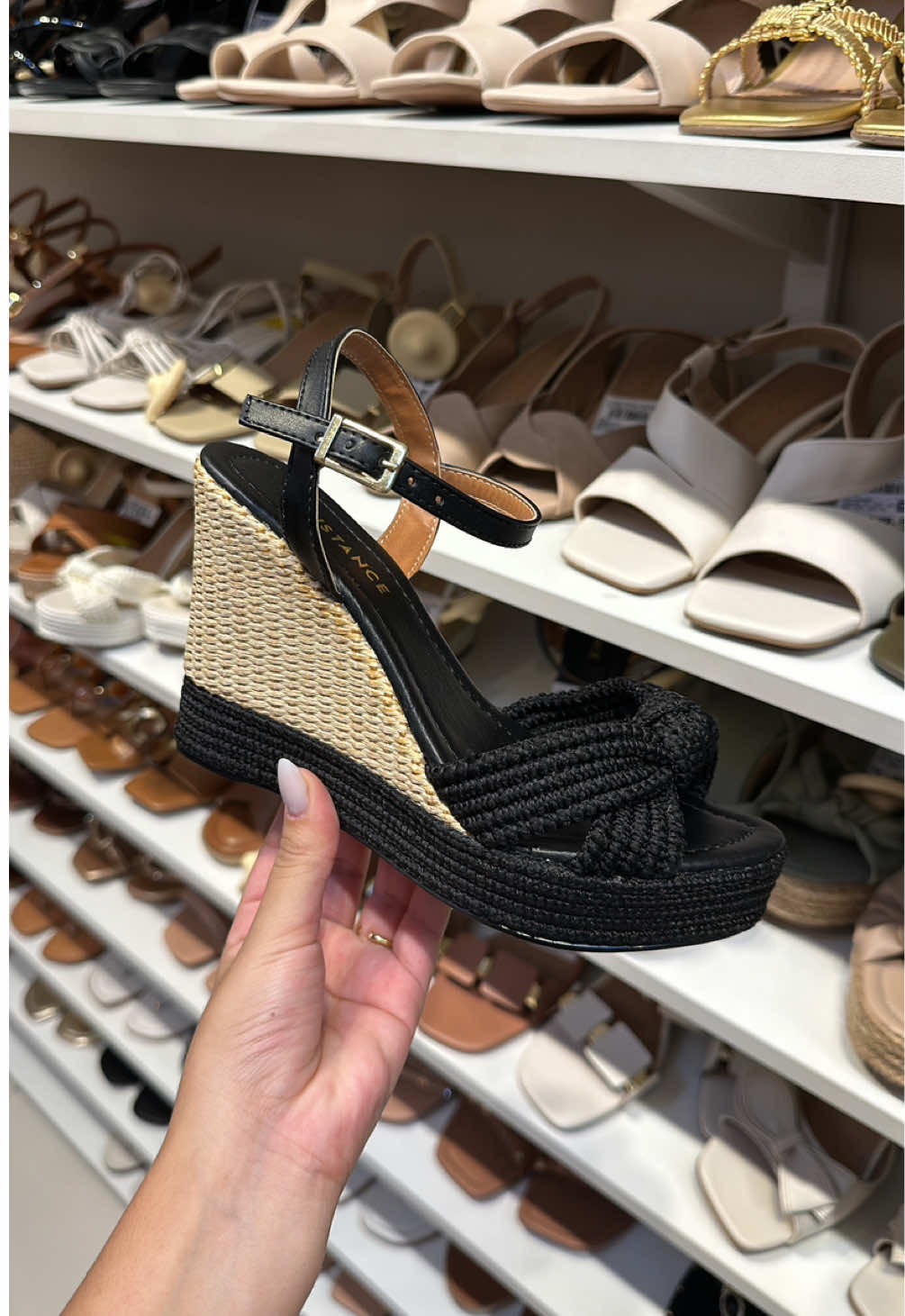 quero TUDO!!! 😩@Constance Calçados  CUPOM: LUANNAPEREIRA10  #constance #constancecalçados #calcados #anabela #sandalias #verao #girls #Summer #bolsadepalha #praia #fashiob 