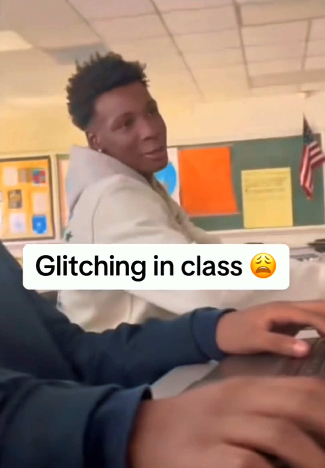 Glitch prank in class🤣#funny #prank #scare #jumpscare #reaction #class #🤣🤣🤣 