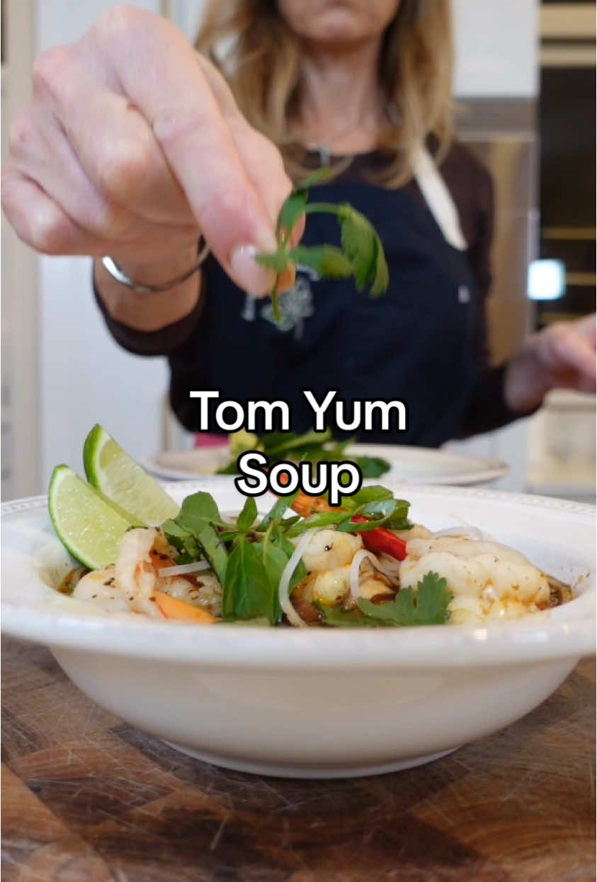 Tom Yum #soup #tomyum #foodies #cookingwithshereen 