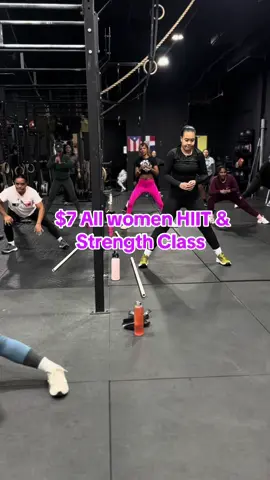 An affordable class for only women in the Bronx 🔥  #Fitness #hiitworkout #hiit #strengthtraining #cardioworkout #women #hiddengems #hiddengym #newyorkcity #strong #fypage @Oner Active @Women's Health @Gymshark @Latina Noticias @Univison @Telemundo 