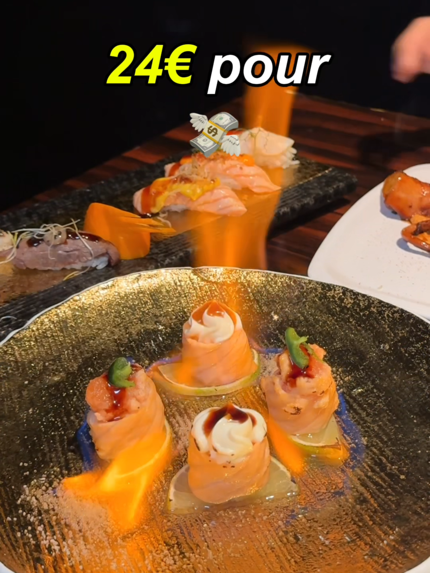 Envie de sushi de qualité à volonté ?  Kasumi c’est l’adresse qu’il te faut !! Avec des recettes modernes et raffinées, ils réinventent les classiques japonais dans une ambiance ultra élégante ✨ 💖 Mes recommandations : 🍣 Les sushis spéciaux (flambés, wagyu... un must !) 🐟 Les pavés de saumon, fondants à souhait 🥩 L’entrecôte Globalement, c’est créatif, frais et savoureux Et honnêtement ? Autant tout tester, vu que c’est à volonté 😏  BREF, idéal pour les grosses faims ! 💰 Menu à volonté : * Midi (Mar-Ven) : 24,90 € * Soir, week-end et jours fériés (avec encore plus de choix) : 39,90 € * Enfant (<1m30) : 12,90 € (midi) / 18,90 € (soir & week-end) @kasumi.paris 📝 : ⭐️⭐️⭐️⭐️ (4,4/5)  📍 38 rue Balard, 75015 Paris  🚇 Métro : Balard  🌱 Options végétariennes  🍗 Halal : poulet et brochette bœuf fromage  🌾 Options sans gluten  ✅ Tickets resto acceptés  📞 Réservation conseillée collaboration commerciale ig, repost pour le kif #sushi #japonais #volonté #bonplan #pascher #asiatique #foodie #asianfood #parisfoodguide #bonneadresse #japanfood #semigastronomique #avolonté #allyoucaneat #gastronomique #wagyu #tiktokfood