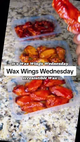 It’s Wax Wings Wednesday! Your choice of our sweet orange and chili pepper, lemon, birch and black pepper, BBQ or our mystery scent of the week! 🍗🔥   