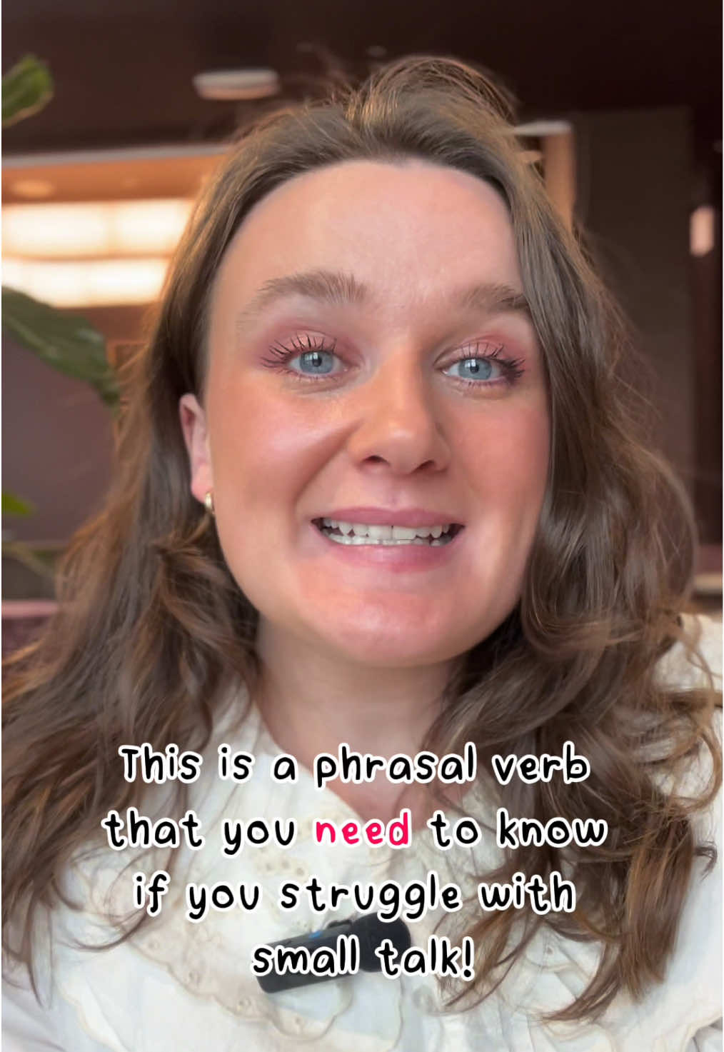 Follow me for more phrasal verb tips! 🇬🇧   #phrasalverbs #englishgrammar #englishgrammartips #smalltalk #learnenglish #english #englishteacher #britishteacher 