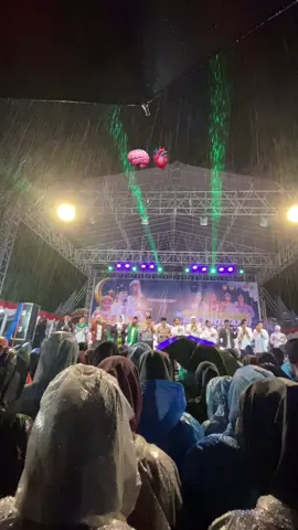 😇 #gusrodhi #gusrodhiahsan #guszamangandrungnabi #gandrungnabi #syekhermania #zahirmania #sekarlangit #mafiasholawat #majelissholawat #sholawat #klaten24jam #sowanji #kapolresklaten #fypage #4u #terbaru 