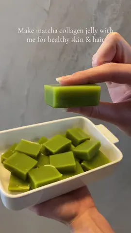 Eat your skincare💆‍♀️🍵✨                                                                                                    #glowingskin #clearskin #healthyhair #skincare #matcharecipe #collagenjelly #healthylifestyle #SelfCare #healthysnack #skintok #collagen #cleaneating 