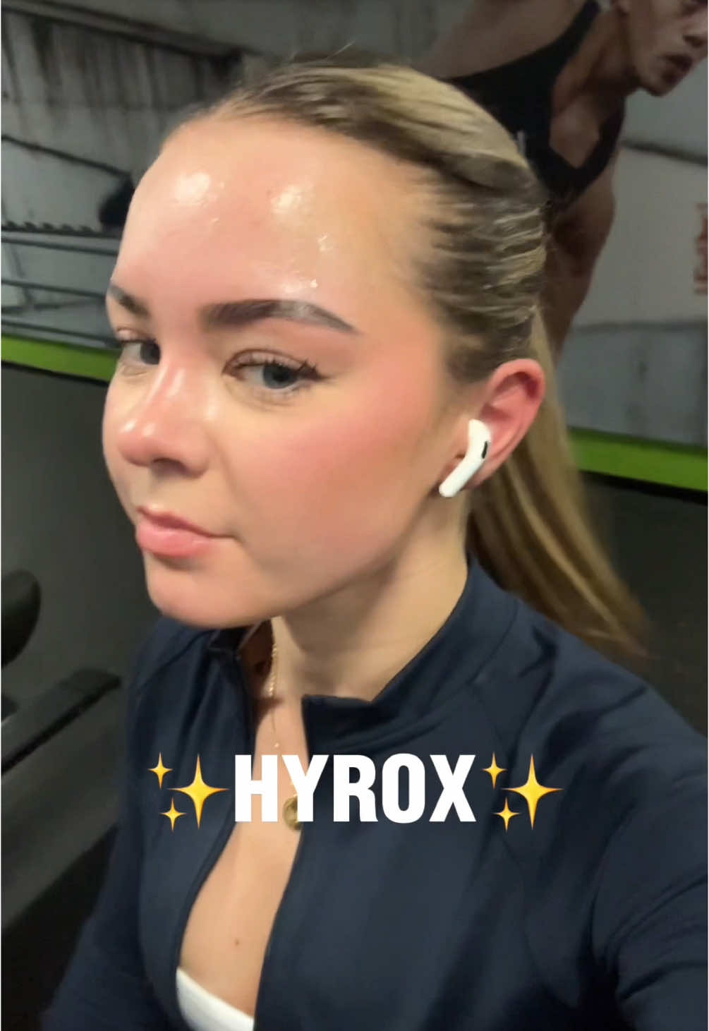 gefühlt direkt bikini figur bekommen😂🤓 outfit @AYBL code AILEEN | 1km davor und danach rennen und dann alle übungen aus dem video 2x50sek und alles wieder von vorne bis 45min training um sind✨#fy #hyrox *ad