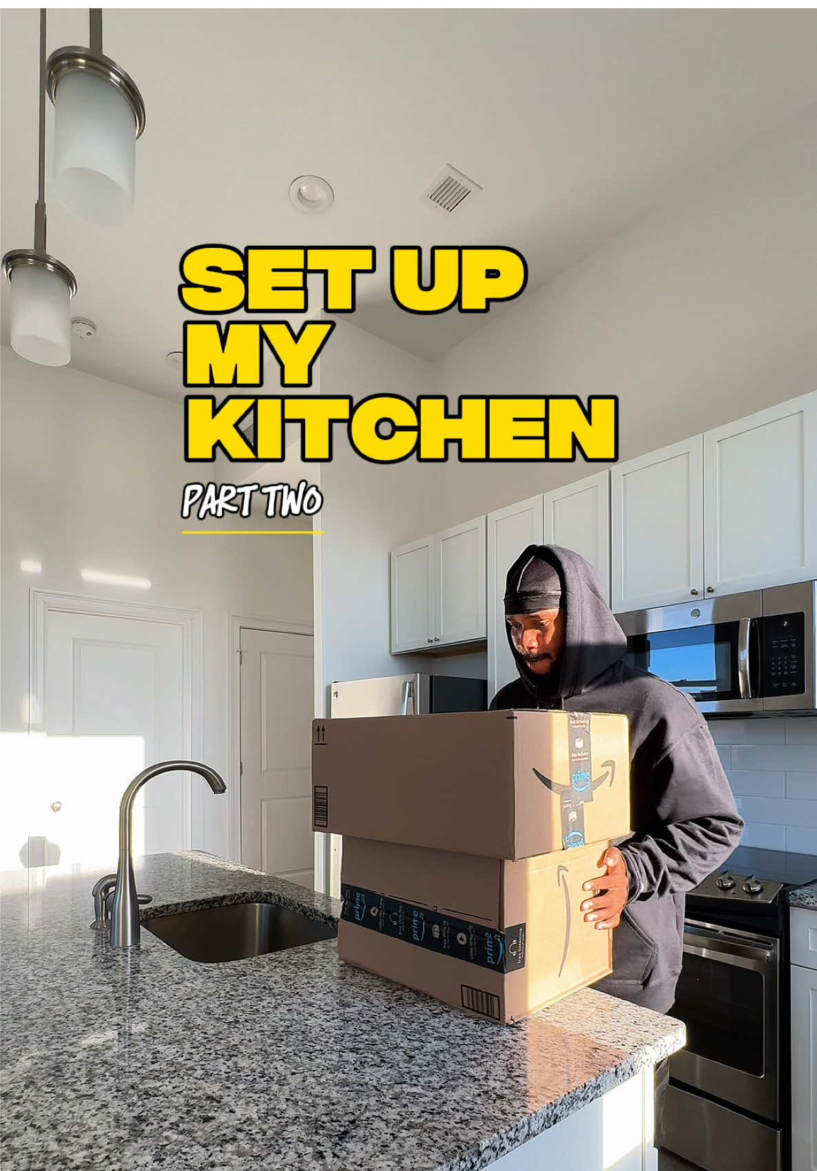 Setting up my kitchen pt. 2 🏠😌 What yall think? 🤔 Link in my bio for all products 🔗 #kitchendecor #apartmenttherapy #kitcheninspo #amazonfinds #asmr #apartmentdecor #homedecor