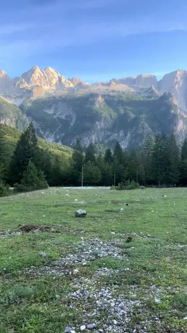 Performing Salah in nature>  #salah #muslim #islam #nature #mountains #subhanallah #muslimtok #prayer 