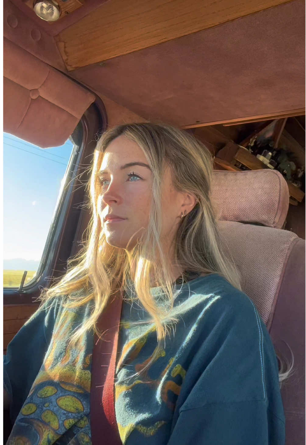 A quarter life crisis that turned into the best decision of my life 🤭 #roadtrip #vanlife #vanlifetravel #fyp #traveltok 