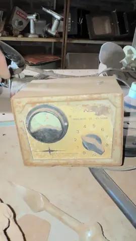 Regilador de tensao antigo! #antiguidades #trending #fyp #fy#ferramentas #car #loucosporcarros #carreatauration  #tools  #vintage #antique #colecionador #coleçao