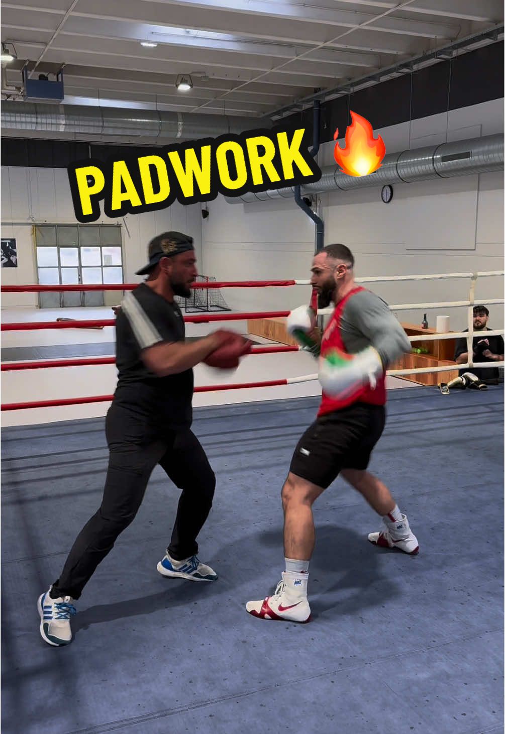 Padwork 🔥 #kampfsport #boxingnews #boxingskills #nolimitboxingvienna #boxingvideo #padwork #padworkdrills 