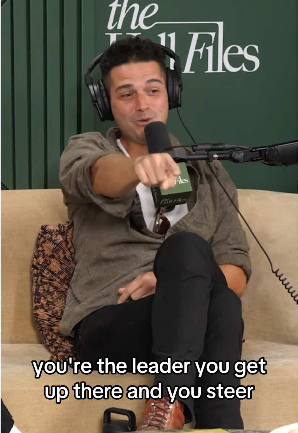 Wells didn’t get off the boat and now we know why #viallfiles Ep 870 @wellsadams #traitors #bachelor #peacock 