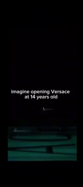 “I won’t be at school because I’m opening the Versace show”🤪 #catwalkmodel #iconic #model #catwalkchallenge #tanyadziahileva #adrianalima 