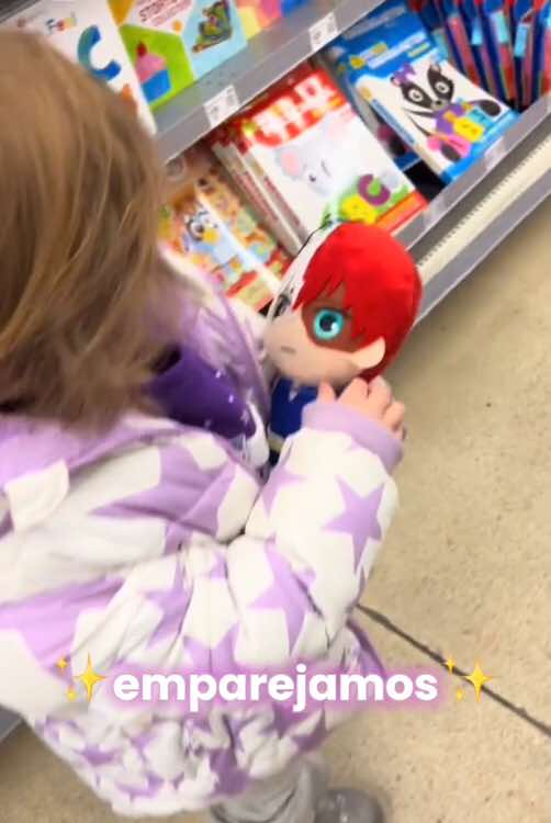 Mi edit N°13: Shoto y Winry ❄️🔥🧒🏼 Desde que ví a Winry (la niña con la marca de nacimiento parecida a la de Shoto) quise hacer un edit de ellos 2 con algunos dibujos que hicieron los fans Ya se que me demore en subir este edit, pero bueno más vale tarde que nunca #Shoto #ShotoTodoroki #Anime #Myheroacademia #Bokunoheroacademia #BNHA #MHA #Edit #birthmark #fyp 