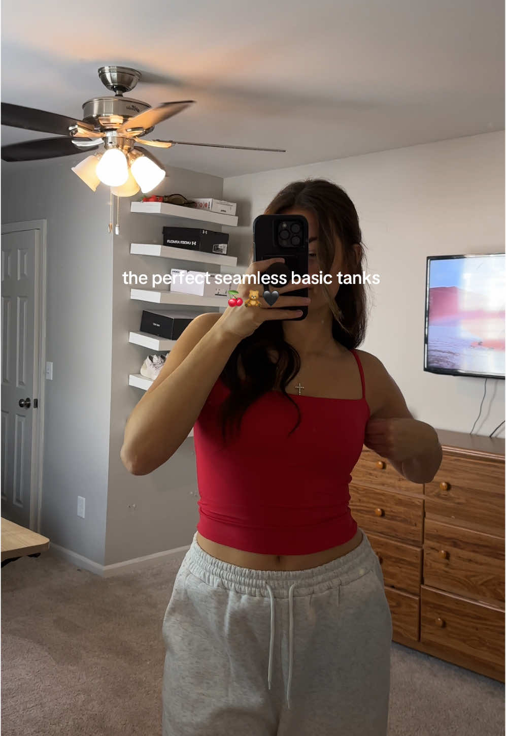 Double lined, so soft, and GREAT qualityyyyy☕️ Listed in my Amazon🫶🏼 #seamless #amazonbasics #fashionbasics #basictanks #amazonfashion 