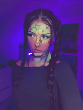 i love nessa sm #creativemakeup #makeup #facepaint #uniquemakeup #crazymakeup #coolmakeup #youngmakeupartist #makeuplook #fyp #makeupartist #viral #colorfulmakeup 